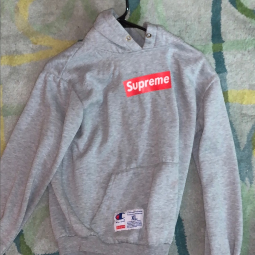 Supreme sweatshirt